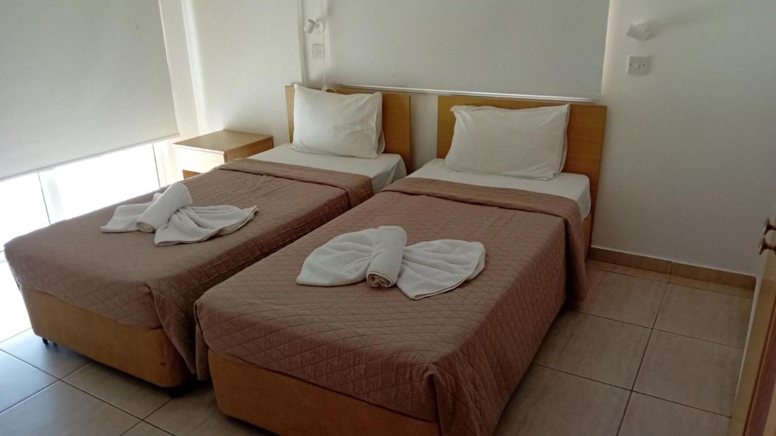 Napa Charles Apts Ayía Nápa Extérieur photo